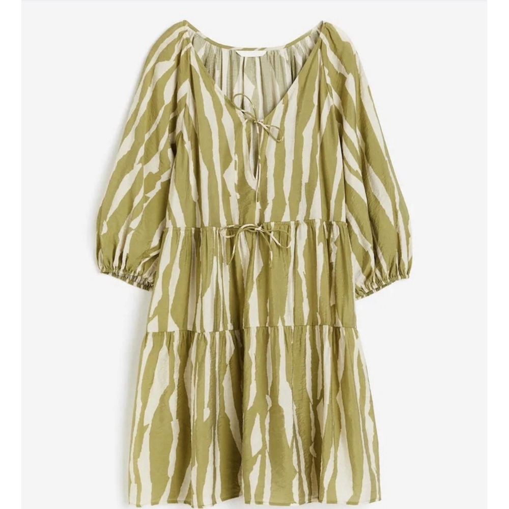 H&M Graphic Tiered Babydoll Dress Size L Flowy Modern Peasant Boho Chic Artsy